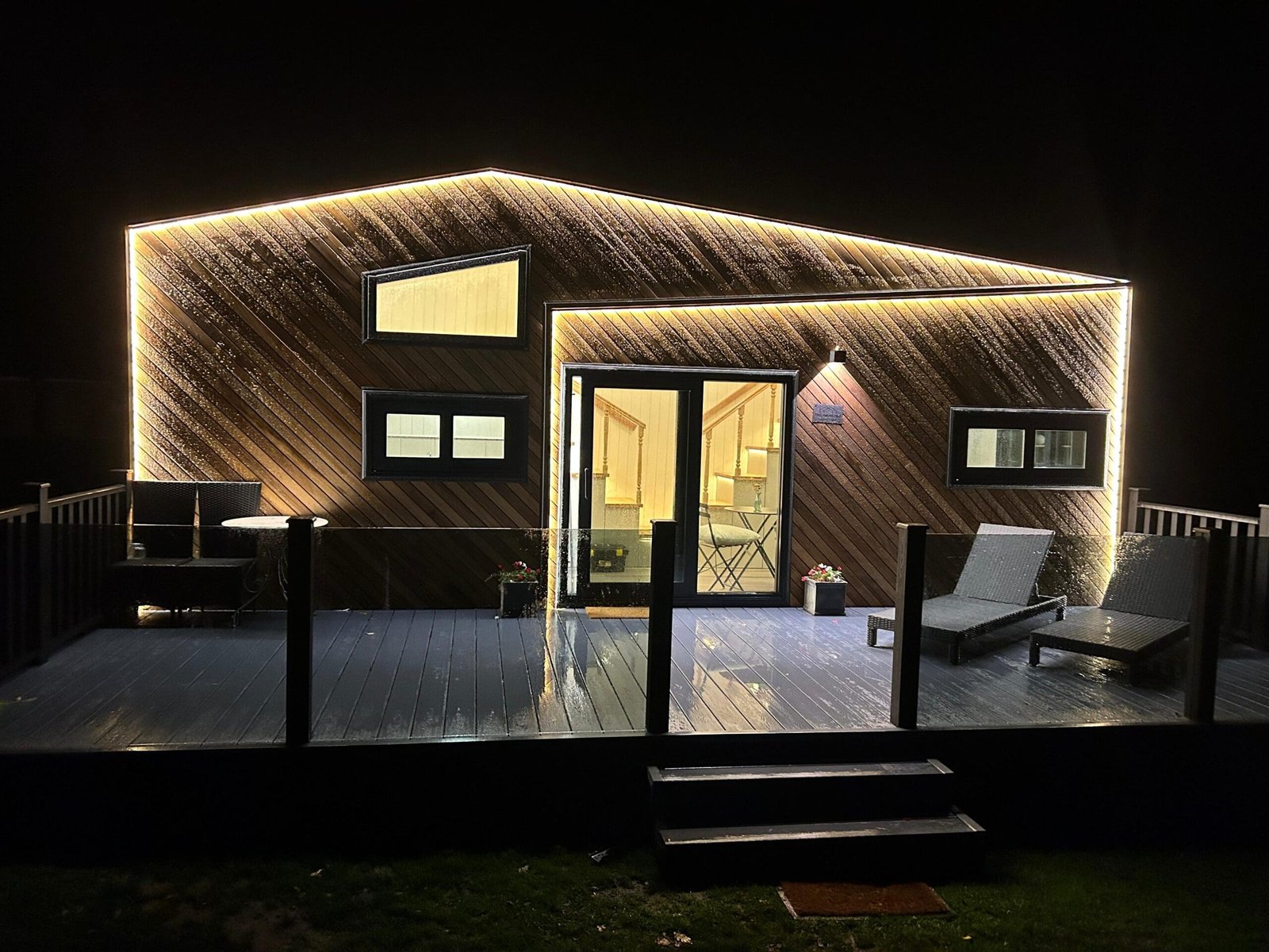 Two storeys smart tiny house - Image 10