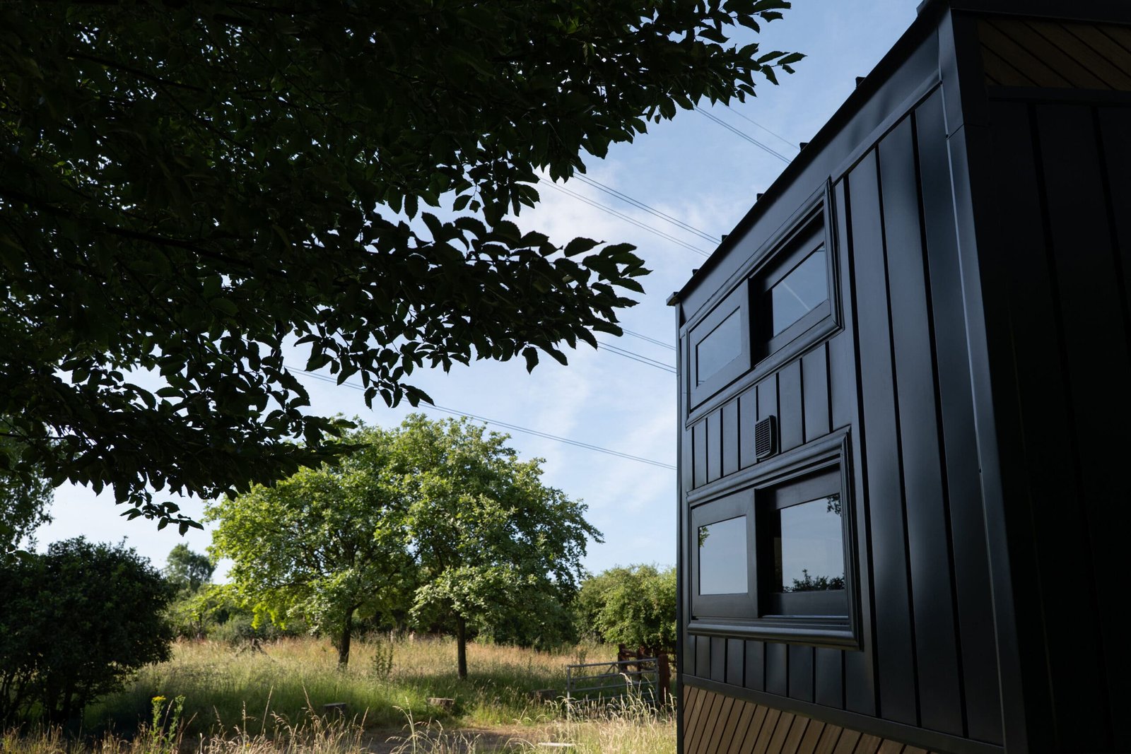 Two storeys smart tiny house - Image 11