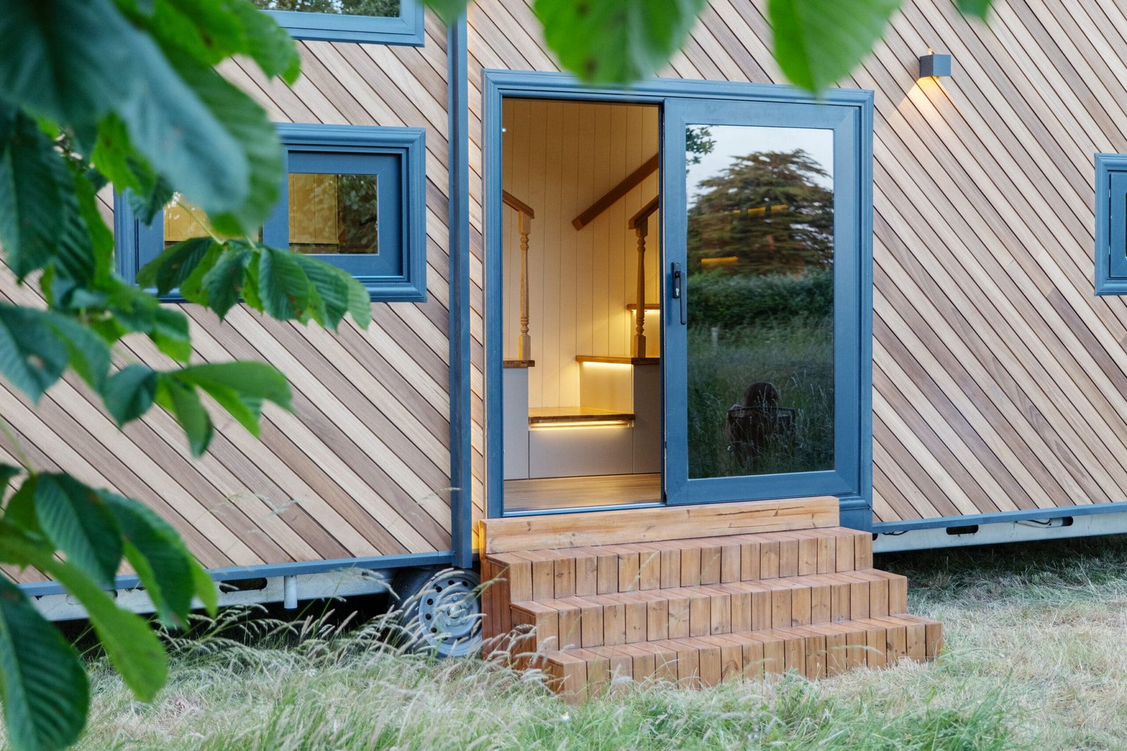 Two storeys smart tiny house - Image 2