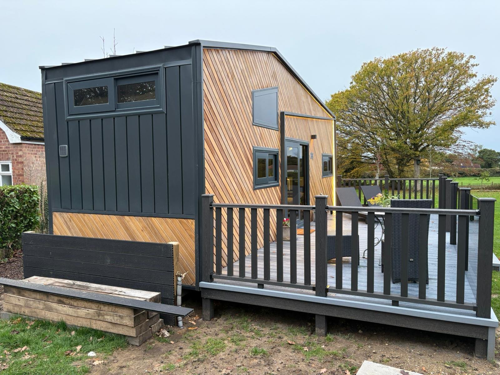 Two storeys smart tiny house - Image 9