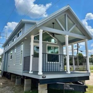 USED 2023 CUSTOM LARK – 399 SQ FT