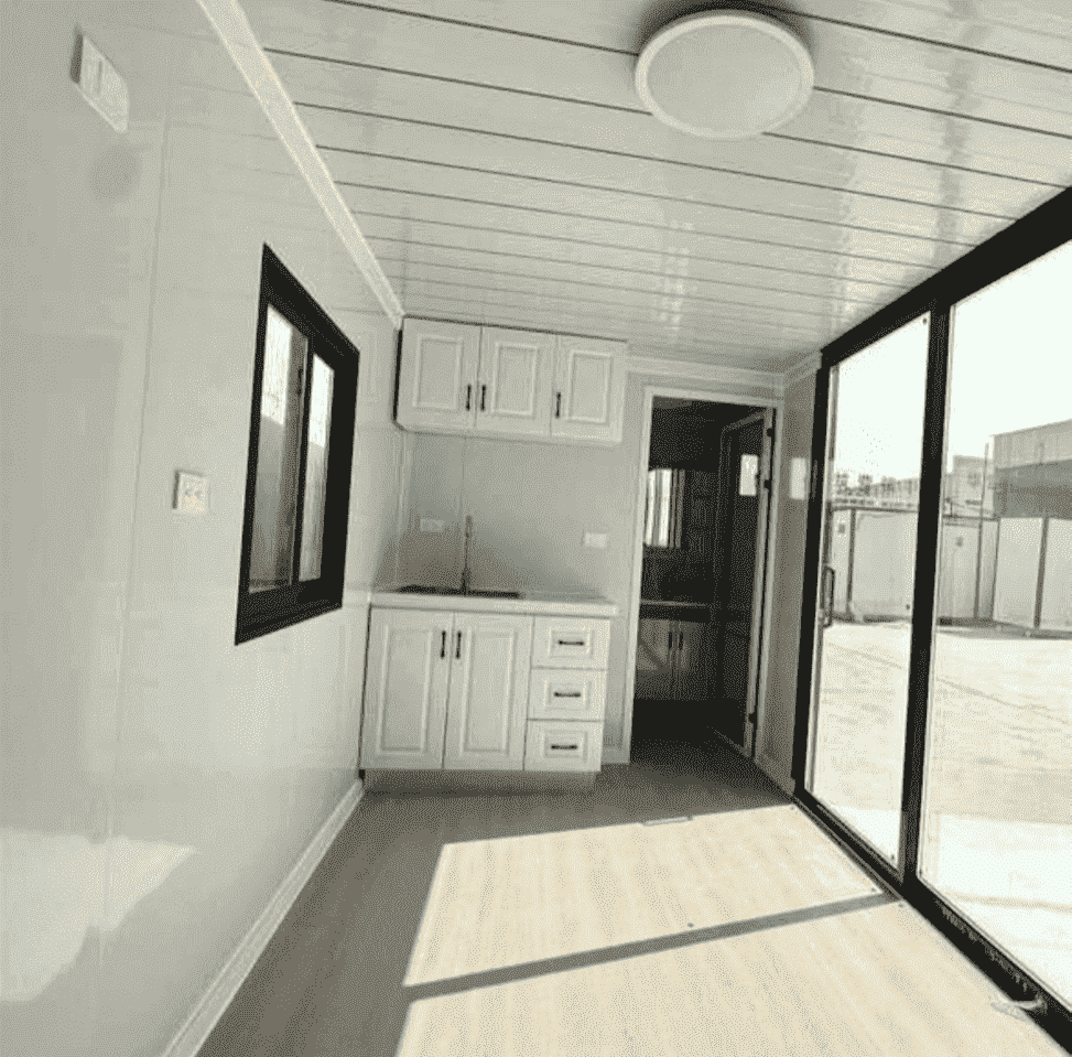 Tiny Home on Wheels (140 sq ft) - Image 4